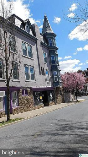 Photo of 1225 W Walnut