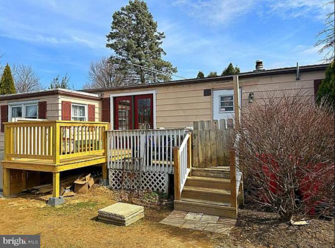 Photo of 1017 Cherry Tree Xing, Breinigsville PA