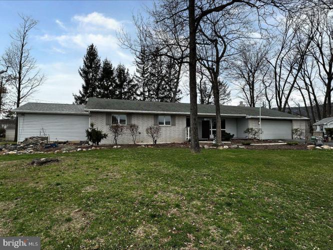 Photo of 1055 Pine Tree Drive, Slatington PA