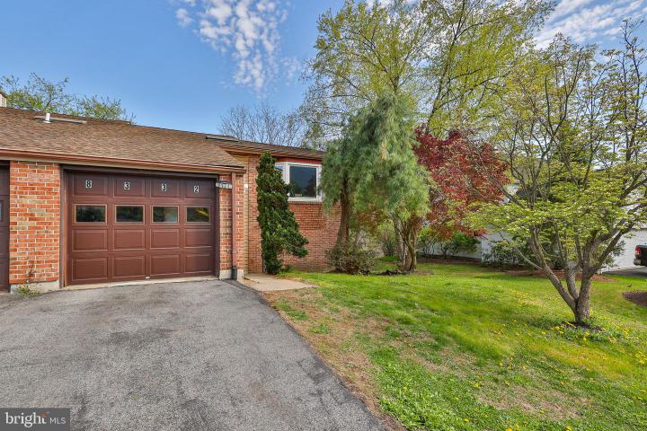 Photo of 8332 Willow Run