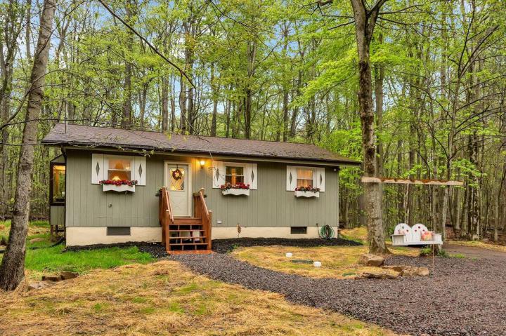 Photo of 13 S Lehigh River Drive, Clifton Township PA