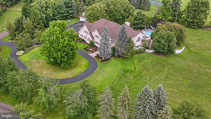 Photo of 100 Oldfield Road, Shavertown PA