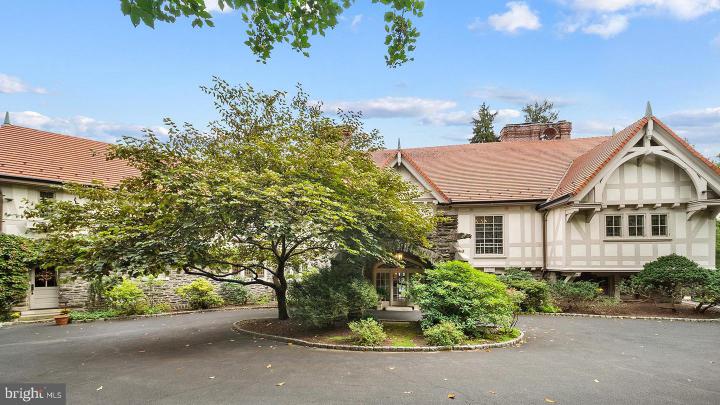 Photo of 1717 Woodland Road, Abington PA
