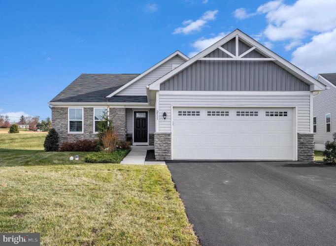 211 Steeplechase Lane, Pottstown PA 19464 for sale by EveryHome Realtors