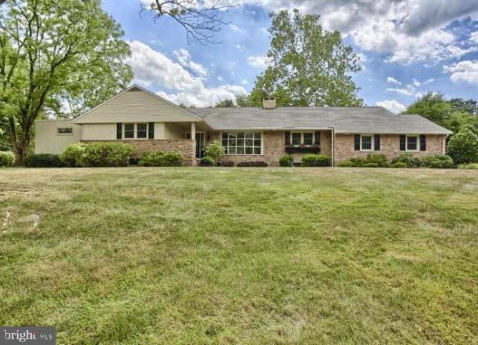 1040 Timber Lane, Pottstown PA 19464 for sale by EveryHome Realtors