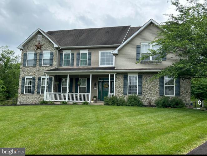 4 Tara Drive, Royersford PA 19468 for sale by EveryHome Realtors