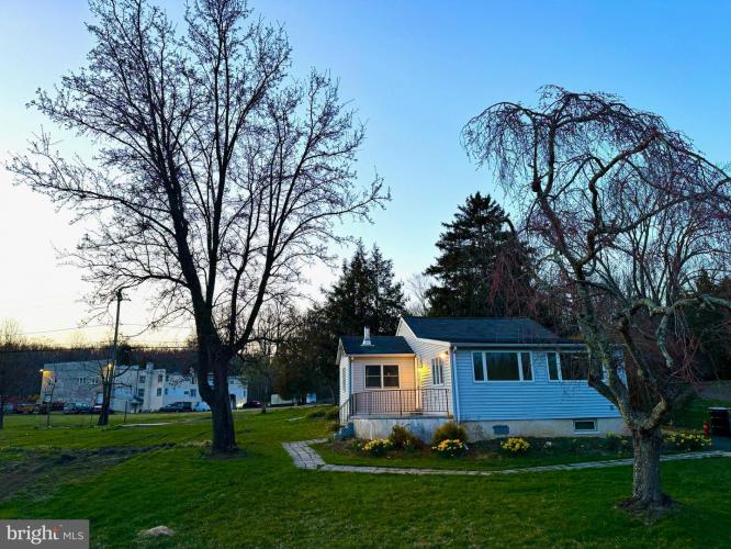 2117 Perkiomen Avenue, Perkiomenville PA 18074 for sale by EveryHome