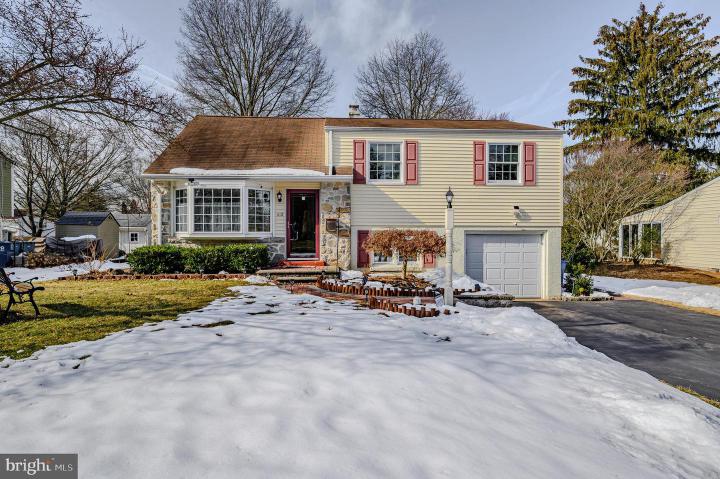 Photo of 1112 Winding Road, Lansdale PA