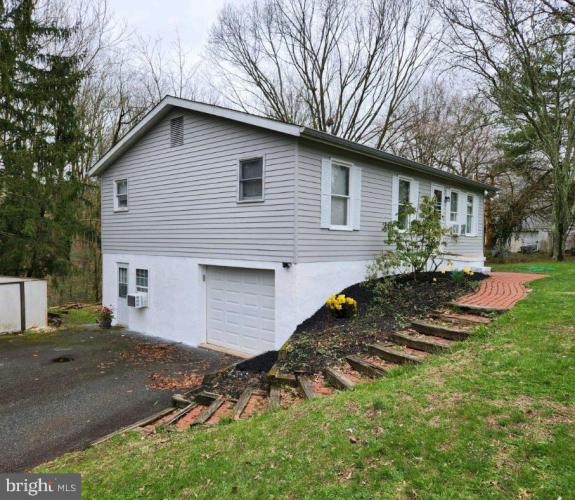 1320 Doris Drive, Pottstown PA 19464 for sale by EveryHome Realtors