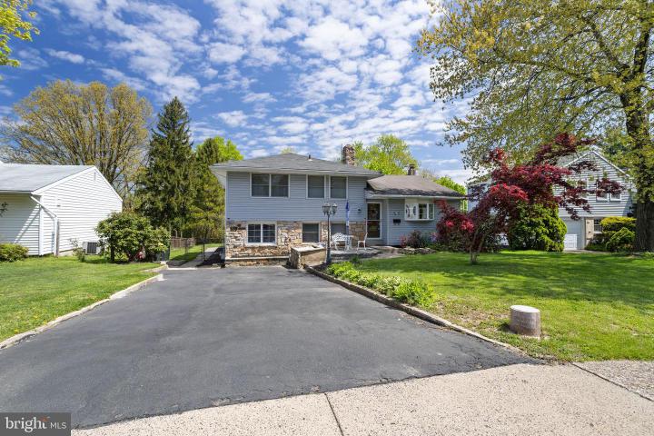 Photo of 105 Overlook Avenue, Willow Grove PA