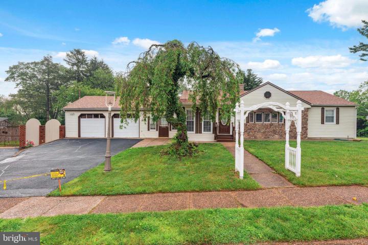 Photo of 905 Henrietta Avenue, Huntingdon Valley PA