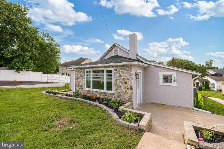 Photo of 15 Henry Avenue