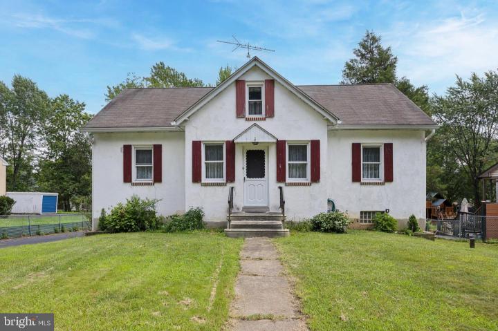 Photo of 1151 Fitzwatertown Road, Abington PA