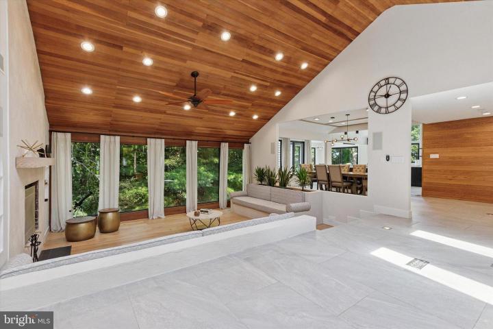 Photo of 1220 Valley Road