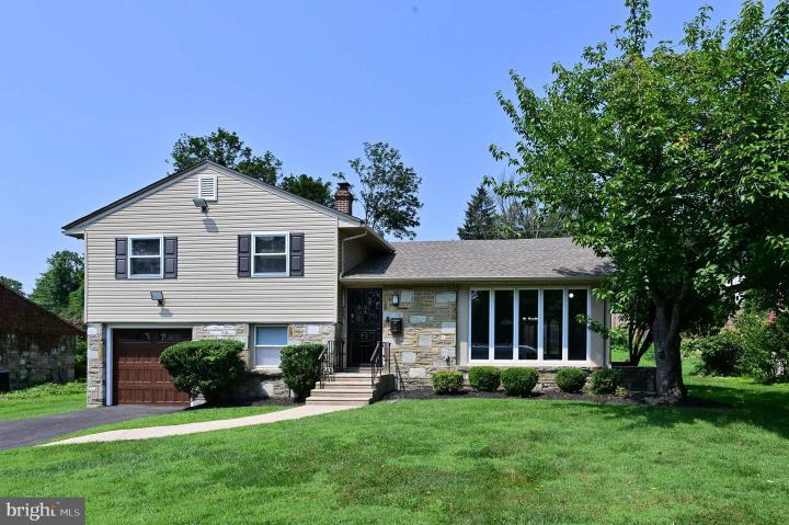 Photo of 446 Twickenham Road, Glenside PA