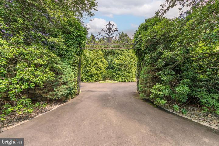 Photo of 1035 Wright Drive, Huntingdon Valley PA