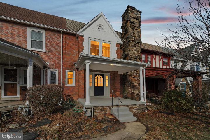 Photo of 213 Stoneway Lane