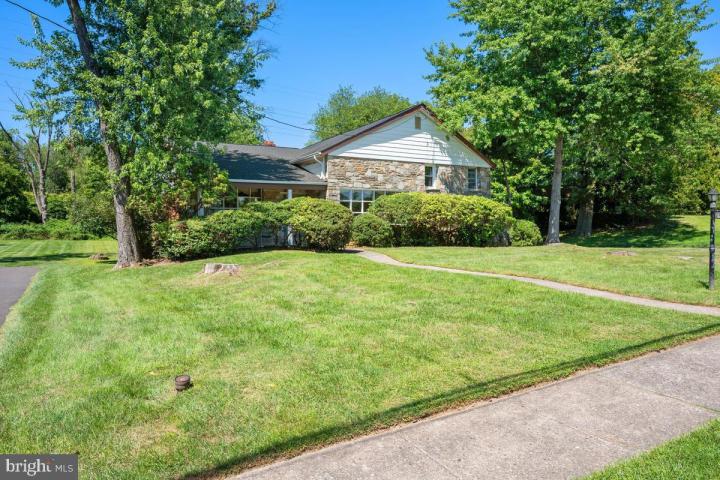 Photo of 1943 Fawn Drive, Glenside PA