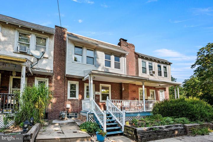 Photo of 229 Parkside Lane, Glenside PA