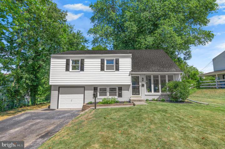Photo of 171 Redwood Road, King Of Prussia PA