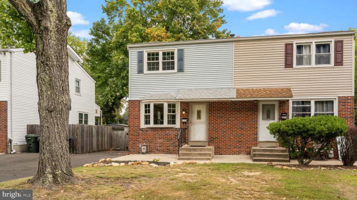 Photo of 2881 Thunderhead Road, Abington PA