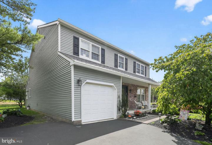 Photo of 2006 Lodges Lane, Oreland PA