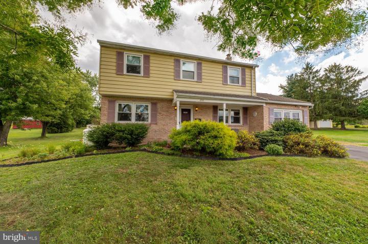 Photo of 252 Wellington Way, Red Hill PA