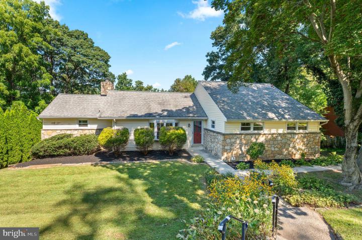 Photo of 1140 Green Tree Lane