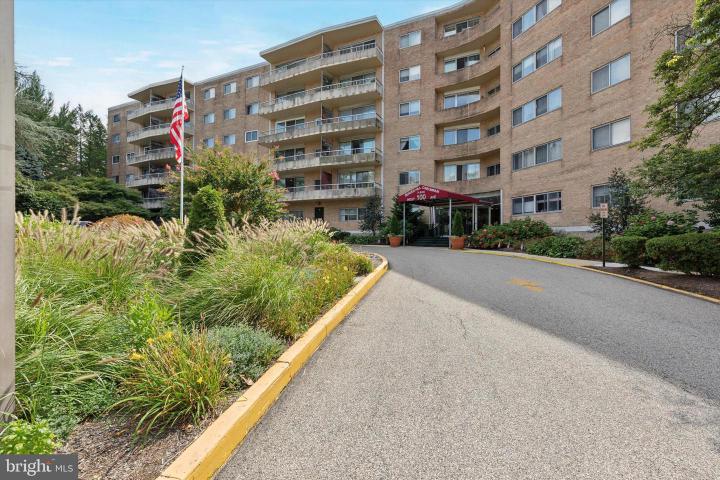 Photo of 100 West Avenue 119s, Jenkintown PA