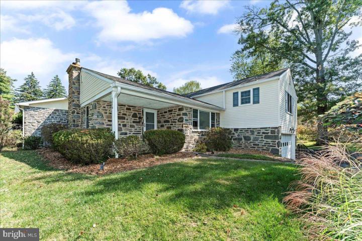 Photo of 1014 Stonybrook Drive, Blue Bell PA
