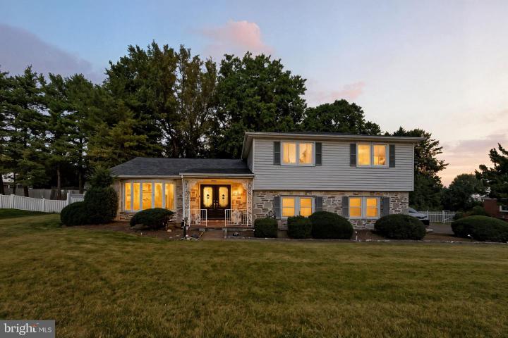 Photo of 985 Milkweed Lane, Huntingdon Valley PA