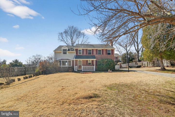 Photo of 902 Surrey Drive