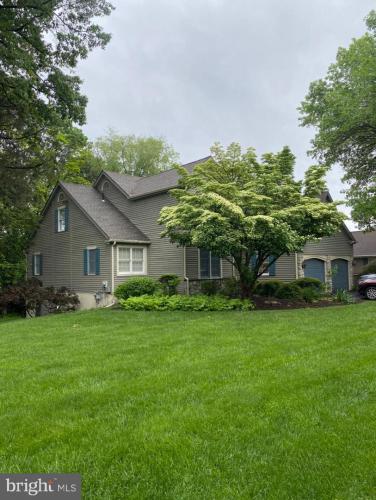 Photo of 1752 Oak Hill Drive, Huntingdon Valley PA