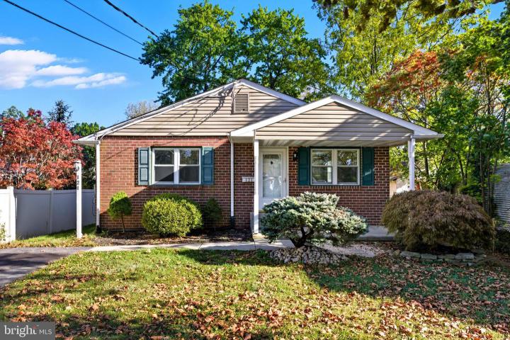 Photo of 121 Dallas Road