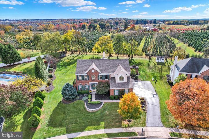 Photo of 211 Paperbirch Drive