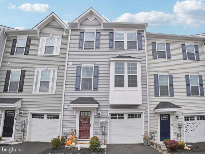 Photo of 25 Hunters Drive, Gilbertsville PA
