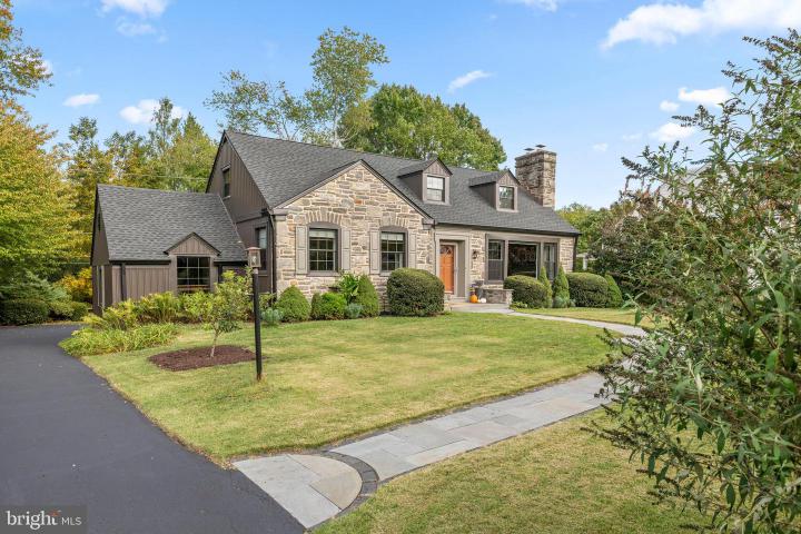 Photo of 421 Parkview Drive, Wynnewood PA