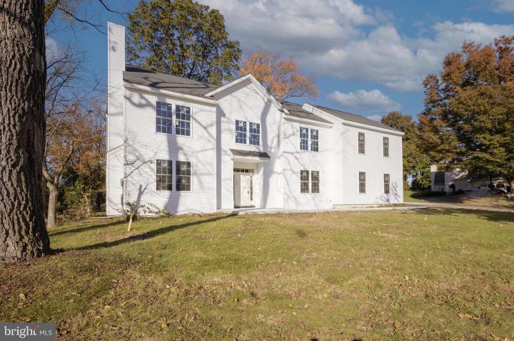 Photo of 900 Bellaire Avenue