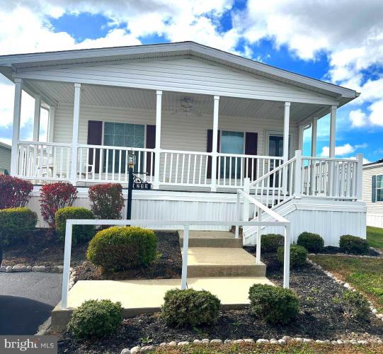 Photo of 299 Meadow Ct