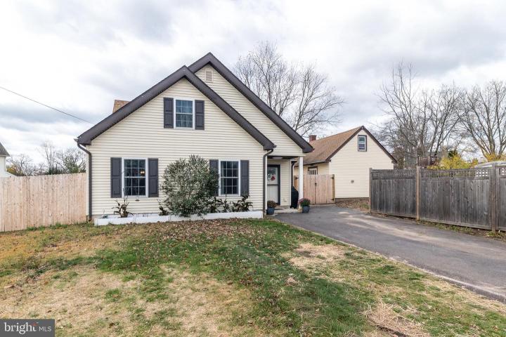 Photo of 220 Pennbrook Avenue