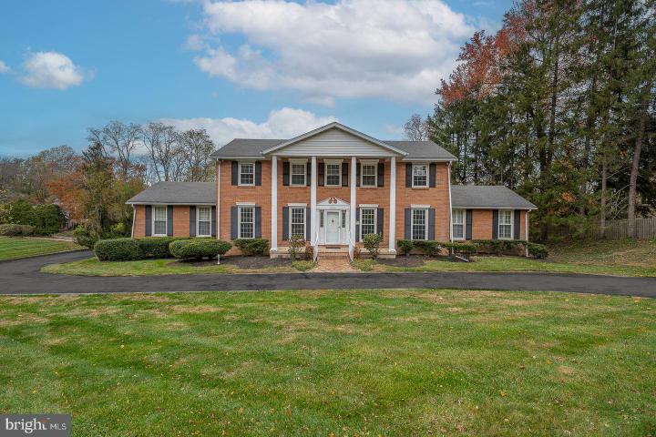 Photo of 1215 Club House Road