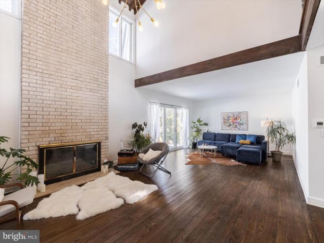 Photo of 919 Laburnum Lane