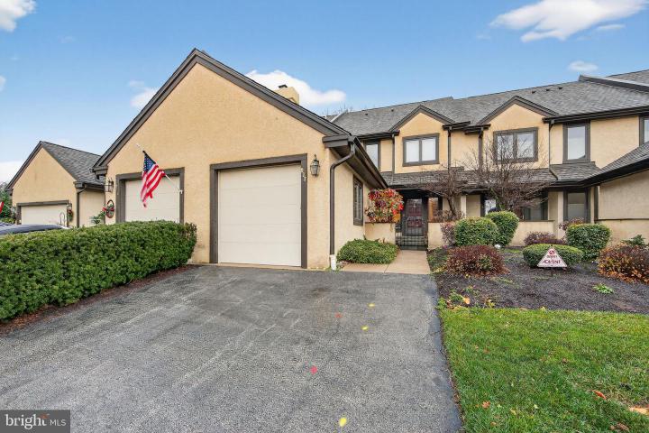 Photo of 932 Hedgerow Court