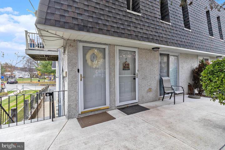 Photo of 215 W 3rd Avenue 2