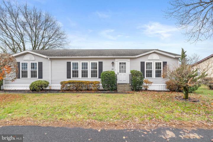 Photo of 907 Lakeview Drive