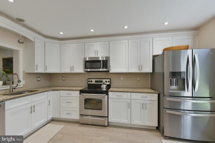 Photo of 100 Victoria Drive, Montgomeryville PA