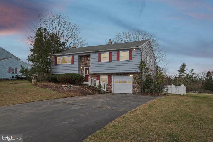 Photo of 1275 Winchester Place, Red Hill PA