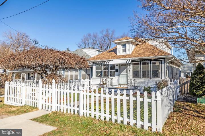 Photo of 2803 Broadway Avenue