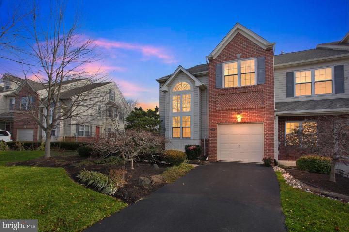 Photo of 375 Belcourt Way