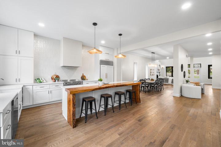 Photo of 105 W 3rd Avenue